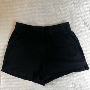 Aritzia Solid Black Comfy Lightweight Sweatshorts w Pockets Women’s Size 2XS